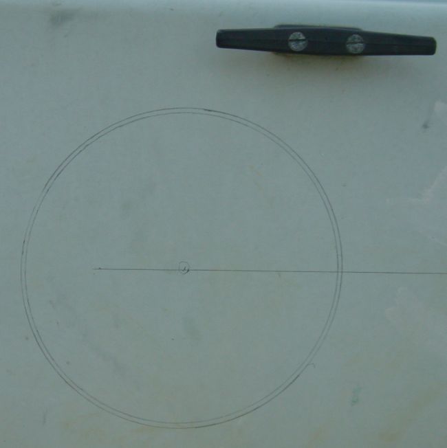 Drawing the inner (drill-guide) circle