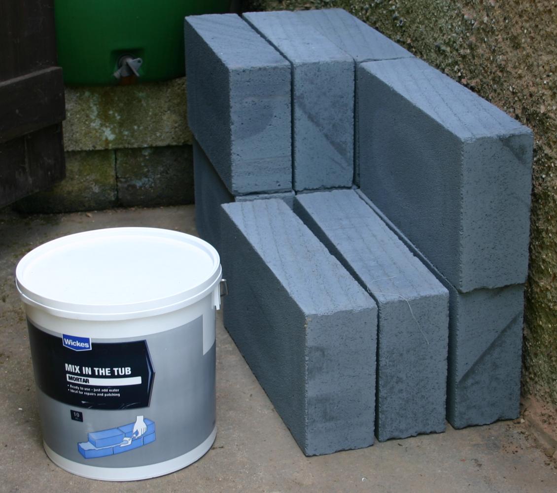 Aerated blocks & Mortar from Wickes.