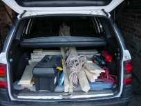 Photo of hoisting frame packed in car