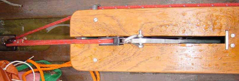Photo showing a twisted shackle attached to the centreplate arm